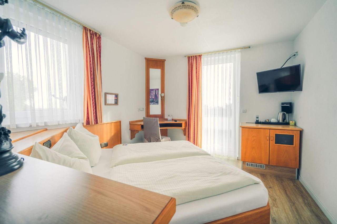 Hotel Kalenborner Höhe Exteriör bild